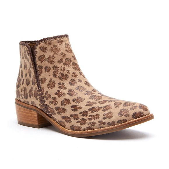Matisse Shoes - NWOT Matisse Ankle Booties